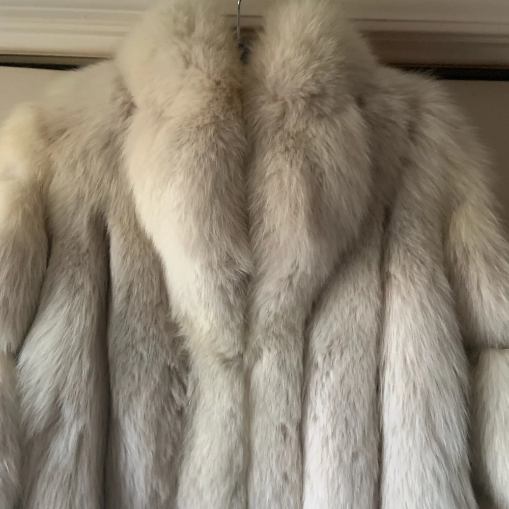 COPY - SILVER FOX FUR COAT - Picture 9 of 16